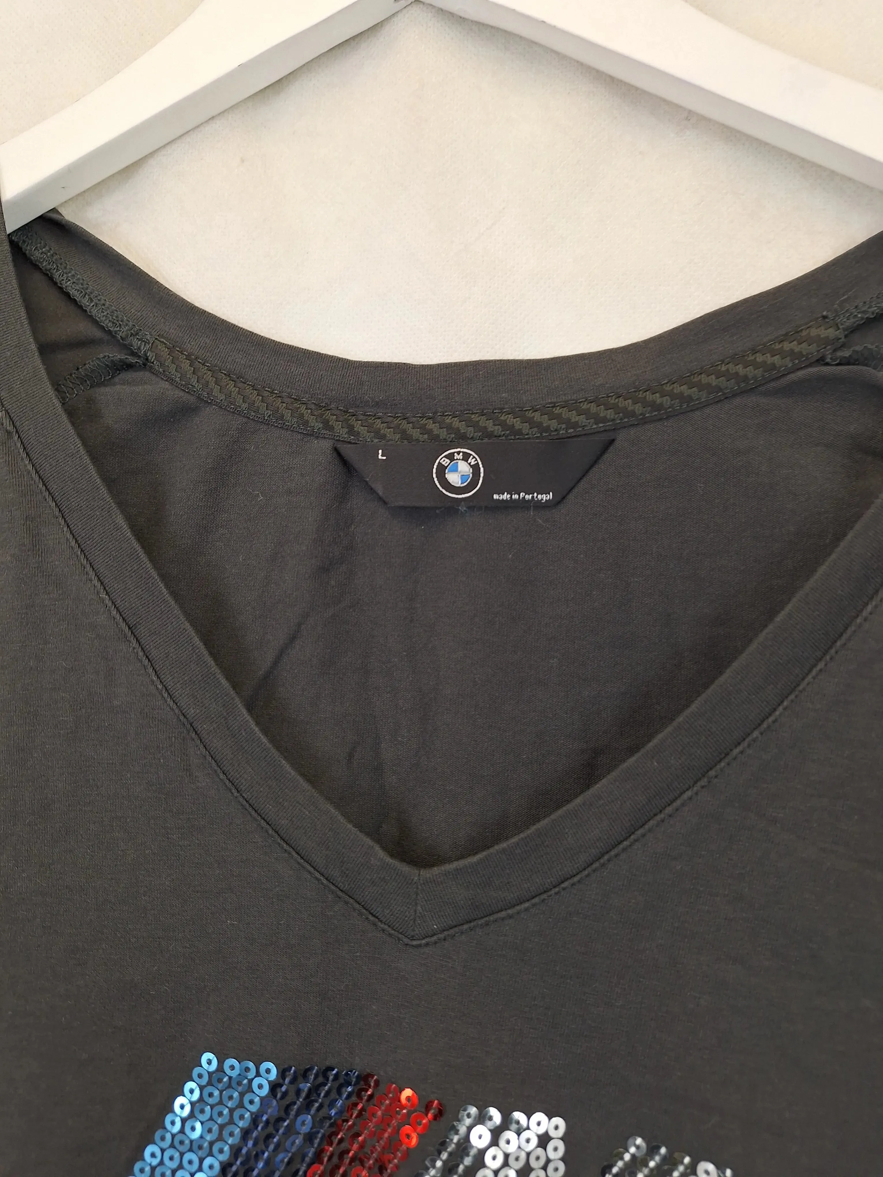 BMW Essential V Neck Sequin T-shirt Size L