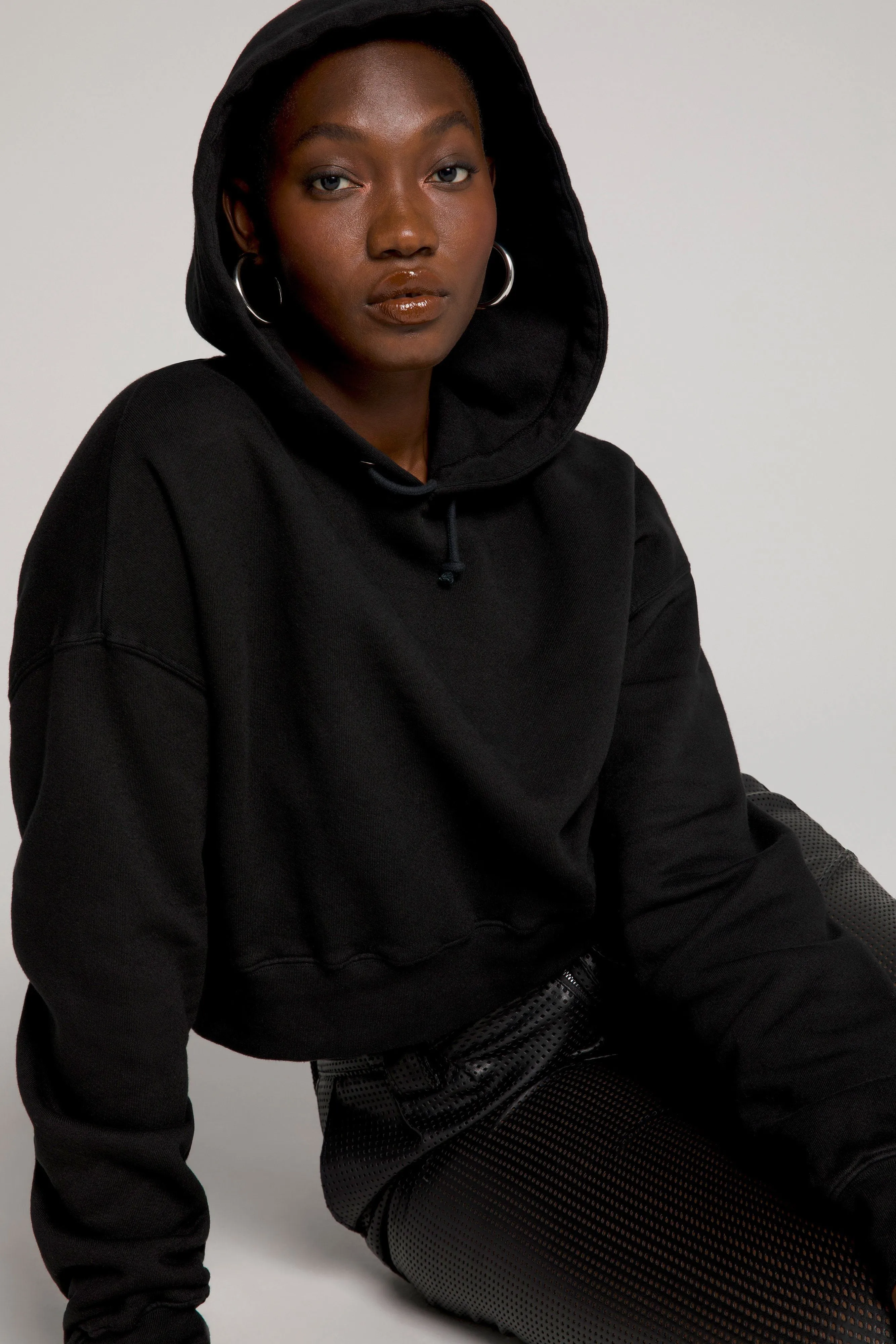 CROPPED & COOL HOODIE | BLACK001