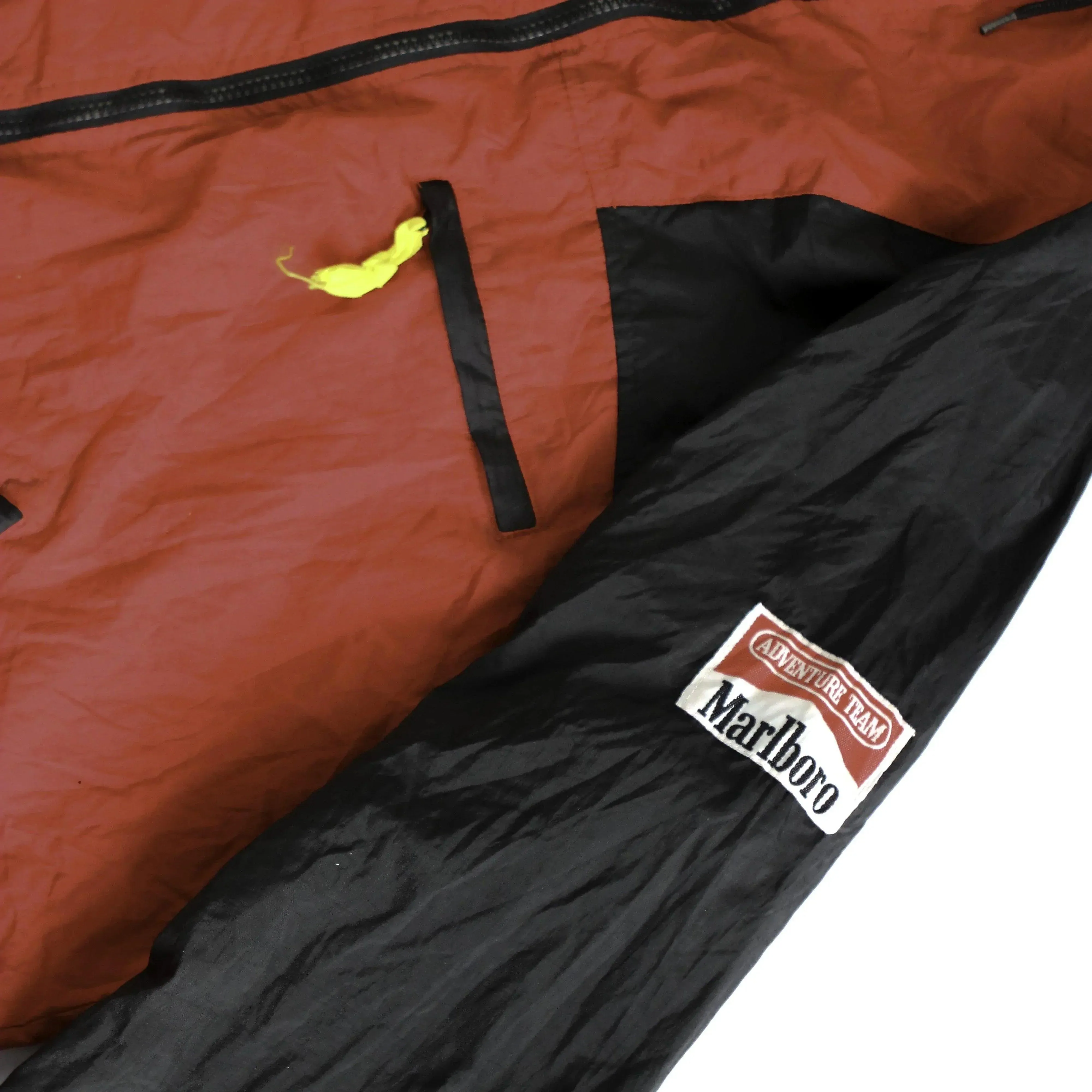 MARLBORO ADVENTURE RAIN JACKET  (L)