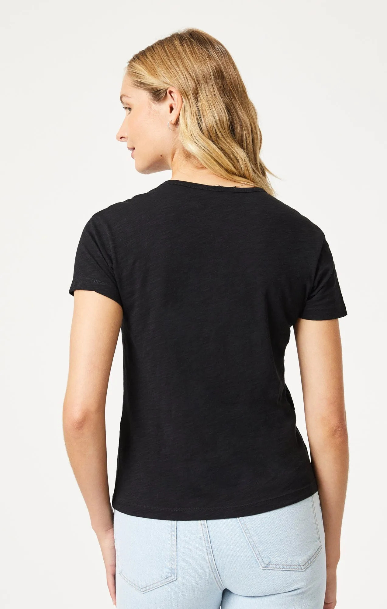 V-NECK T-SHIRT IN BLACK