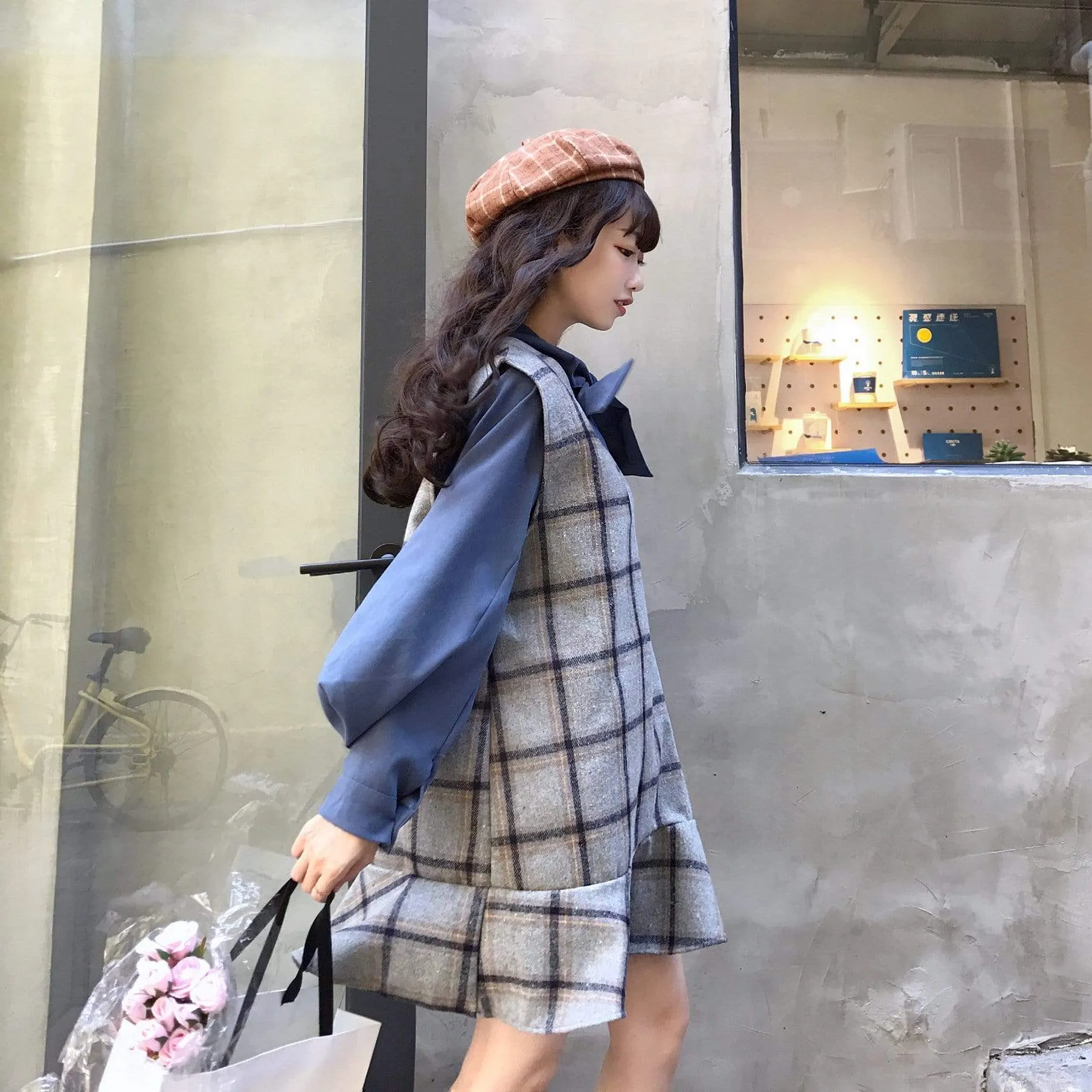 V-neck Vintage Plaid Falbala Puff Sleeved Dress